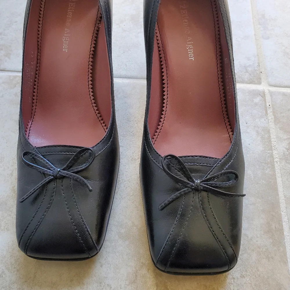 Etienne Aigner Black Leather Square-Toe Bow Pumps